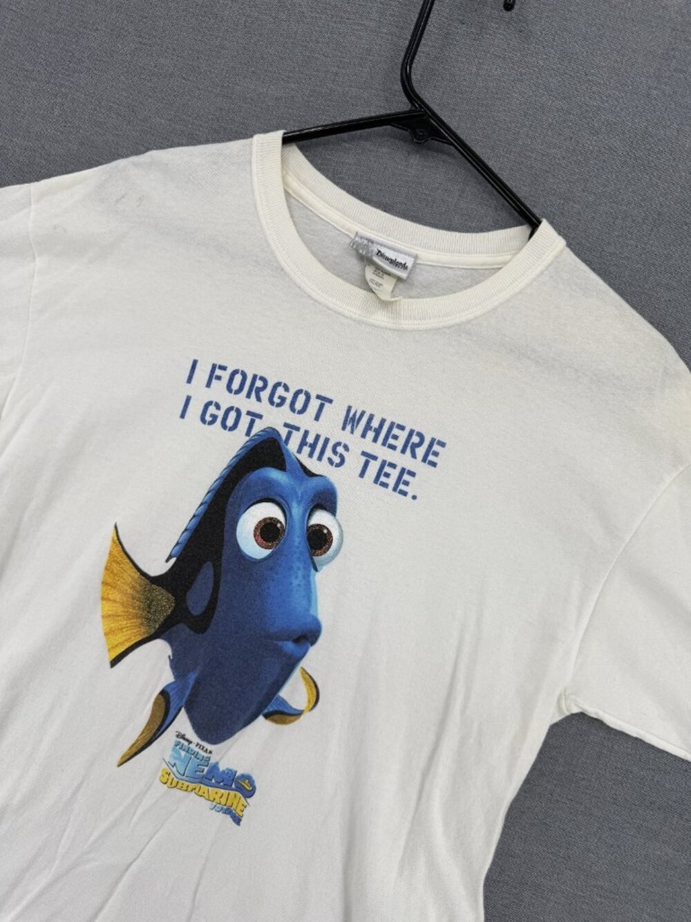 VTG Disney Pixar Finding Nemo Submarine Voyage Ride T-Shirt Mens M Tee Dory Y2K